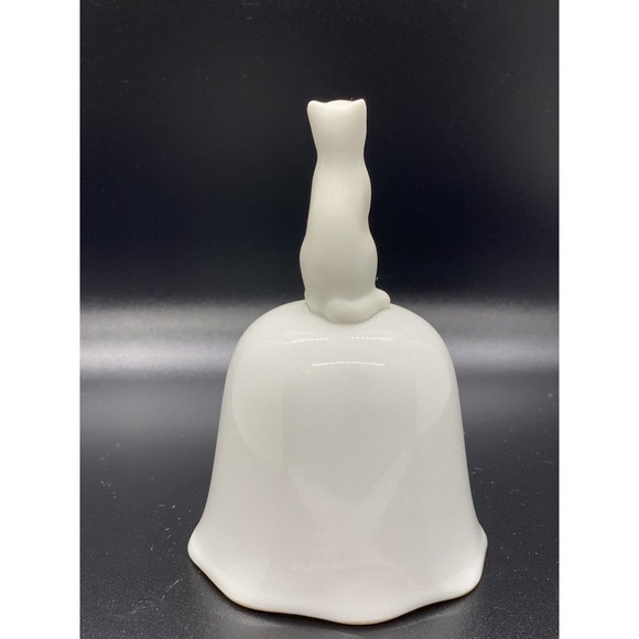 VINTAGE CROWNING TOUCH JAPAN PORCELAIN BELL WHITE BISQUE CAT HANDLE, ORIG LABEL - Picture 9 of 10